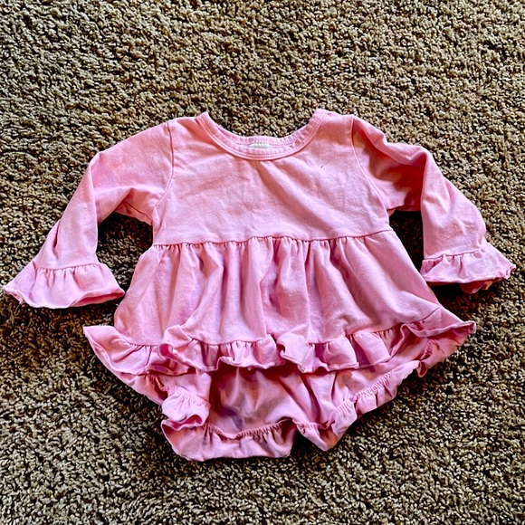 Baby Girl Floral Oufit with belt & head wrap - Picture 3 of 3